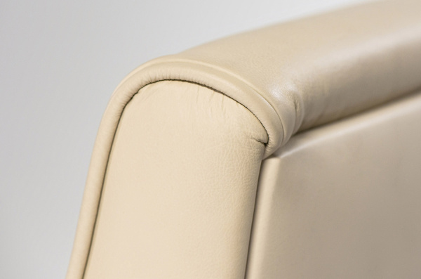 DICO/B КРЕСЛО ВЕНГЕ ВЫД.КОЖА ВЕНГЕ/БЕЖ DCS3468W P P13