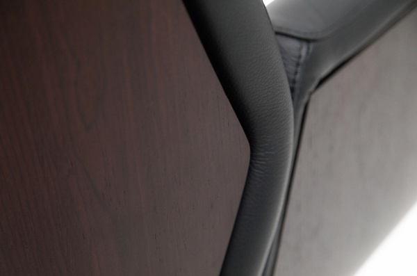 ZEUS/B КРЕСЛО РУКОВОДИТ Ч/ПАЛ ПАЛИСАНДР/ЧЕРНЫЙ ZEUS/B Palisander Dakota black